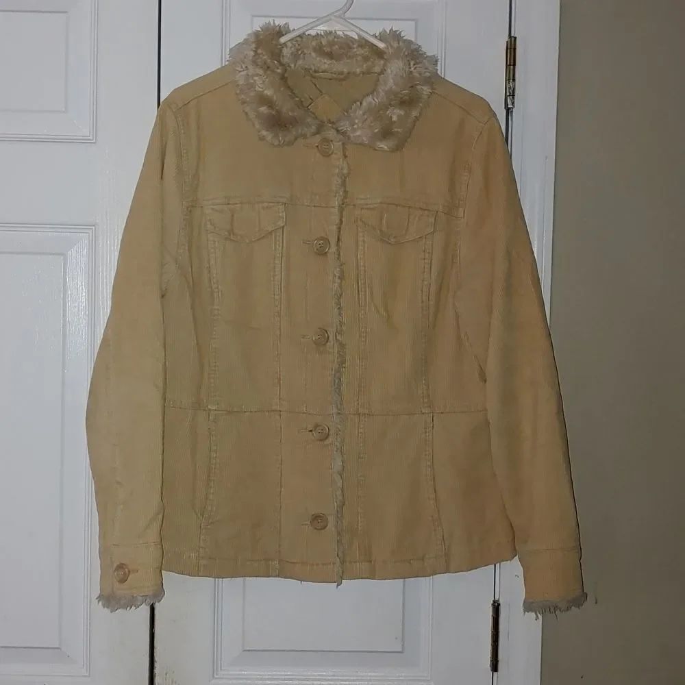Sonoma medium tan corduroy/faux fur button front quilted jacket